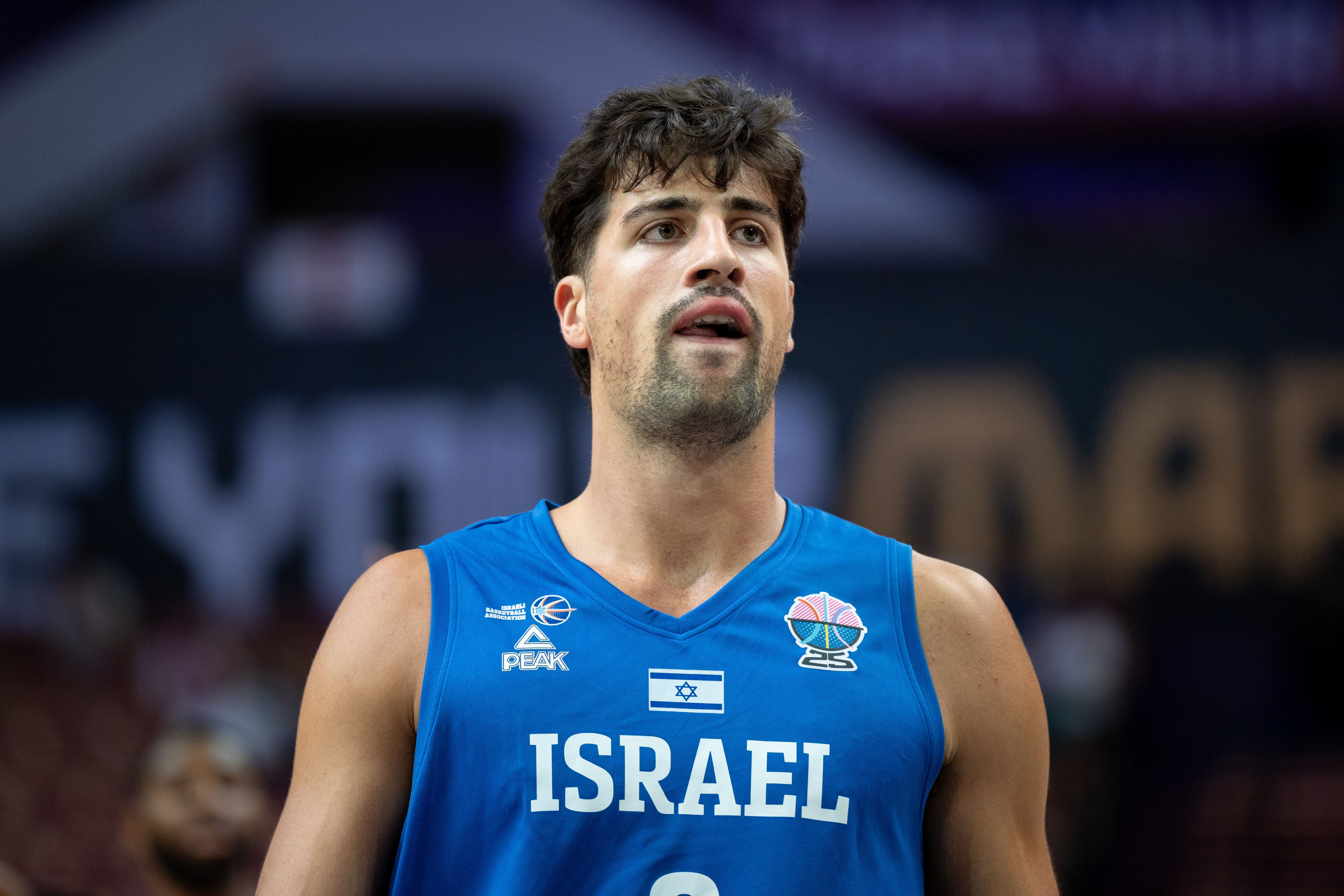 HTH华体会-16进8将对位字母哥！阿夫迪亚欧锦赛小组赛场均24.4分7.6板3.0助